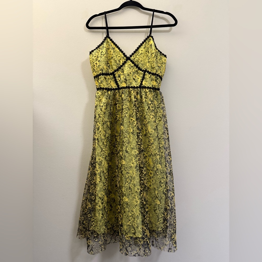 Aqua‎ Bloomingdale's Lace Romance Mini Dress in Yellow and Black - S